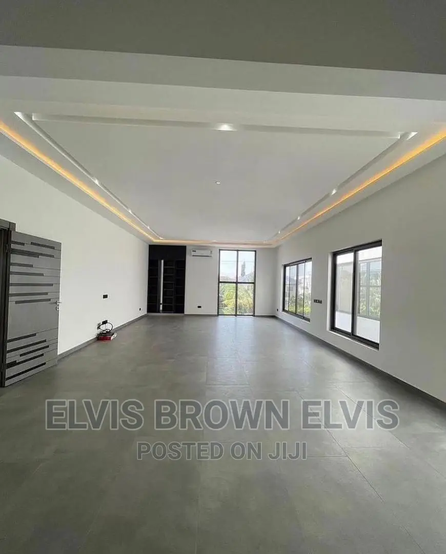 Executive 4 Bedrooms House for Sale at Trasacco