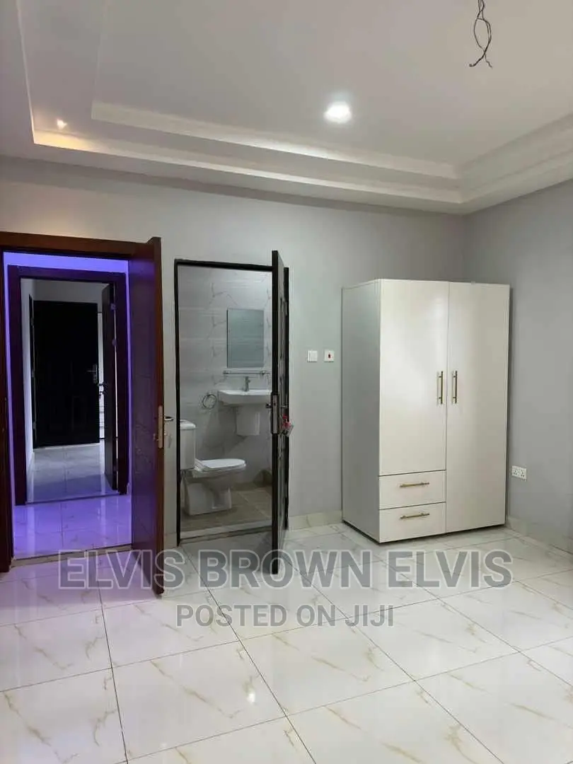 Executive 3 Bedrooms House for Sale at Lakeside