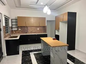 Executive 3 Bedrooms House for Sale at Lakeside
