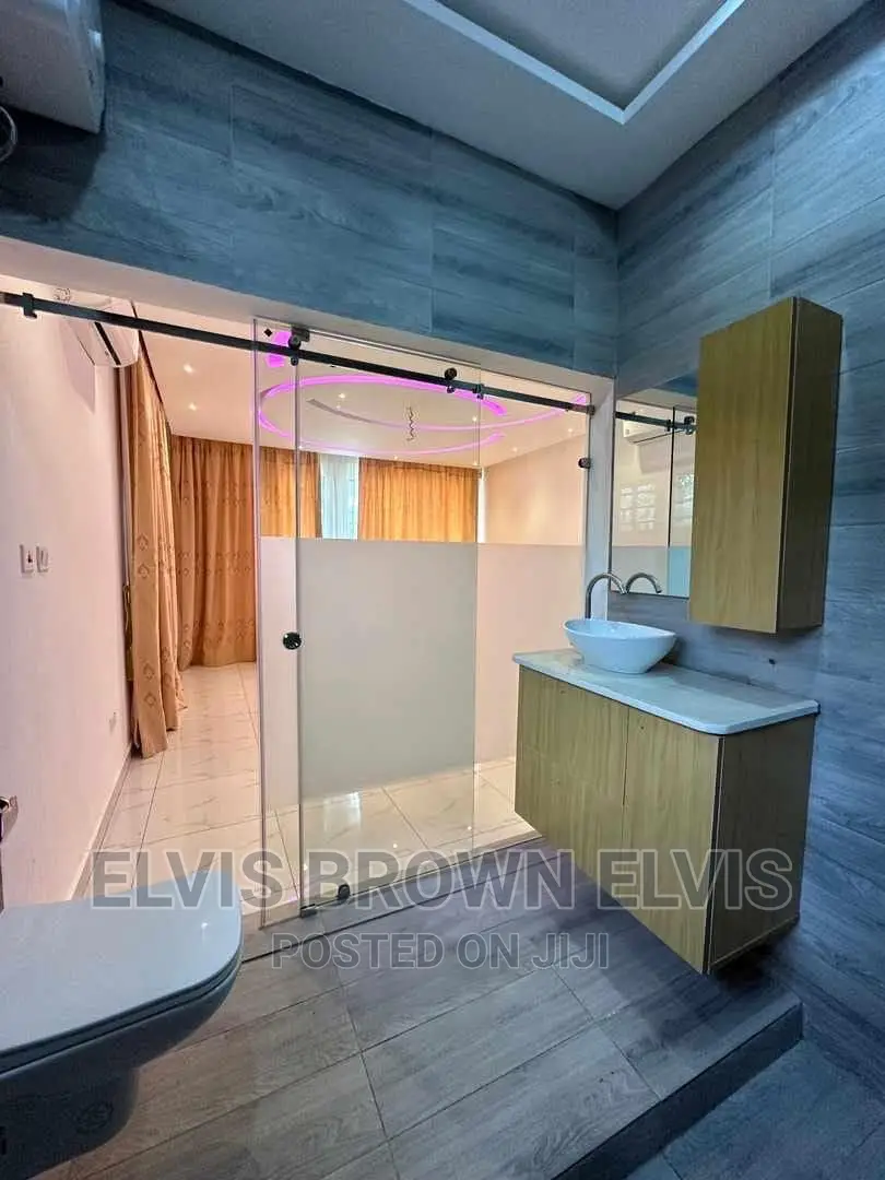 Executive 3 Bedrooms House for Sale at Lakeside