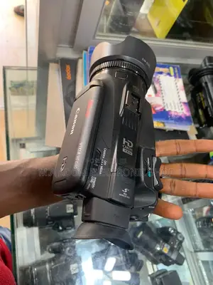 Sealed in Box Canon VIXIA HF G40 Full HD Camcorder