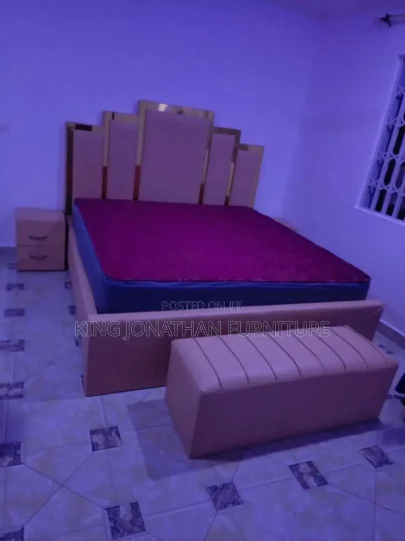 Classic Queen Size Bed and Mattress Available in Cool Price