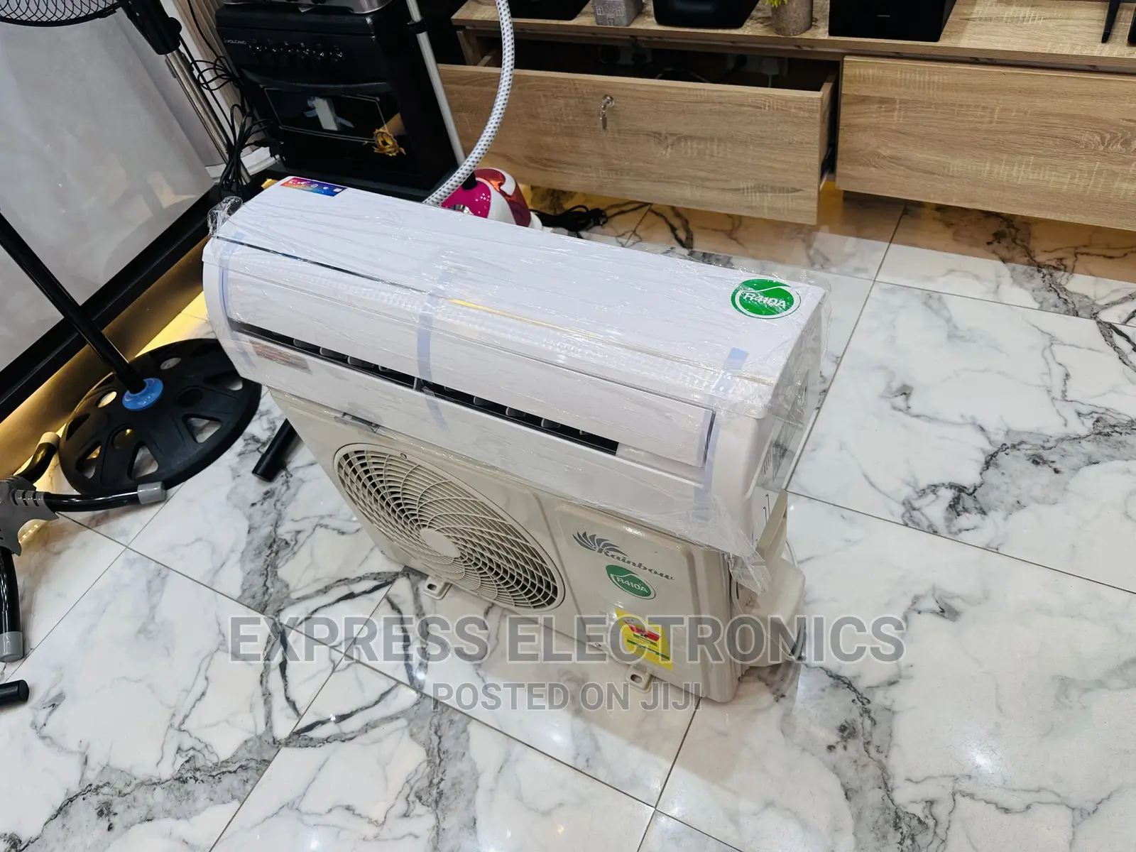 Dehumidifier Sleek Rainbow Split R410 Gas 1.5hp