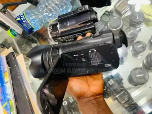 Quality Yet Affordable Canon 32GB VIXIA HF G20 FHD Camcorder