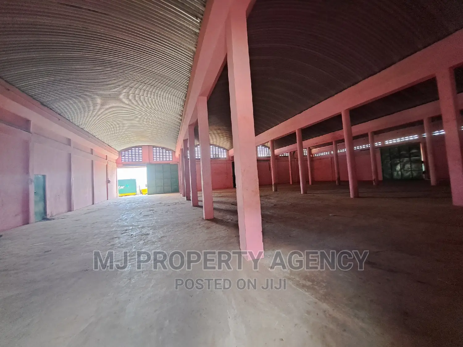 900 SQM Warehouse