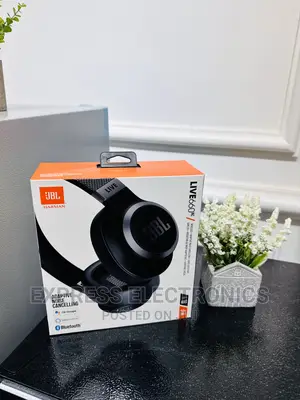 Listen in Style Headphones  JBL 660