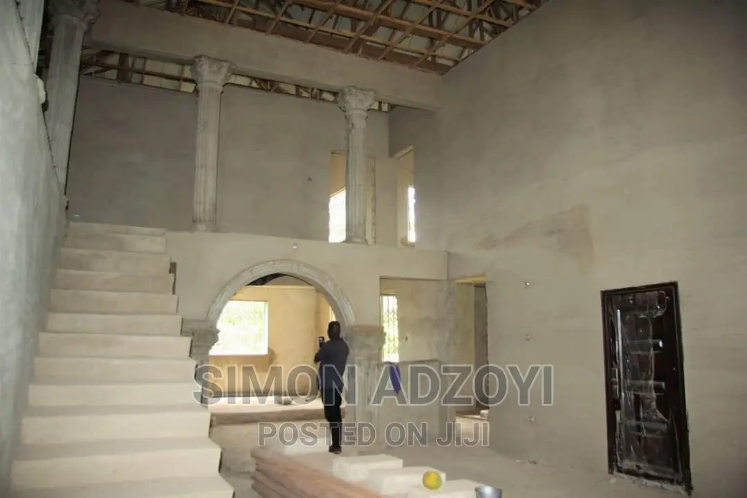 6bdrm House in Adesina, Kumasi Metropolitan for sale