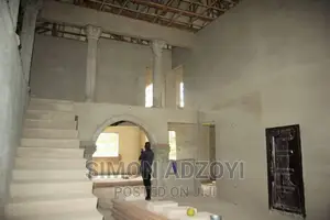 6bdrm House in Adesina, Kumasi Metropolitan for sale