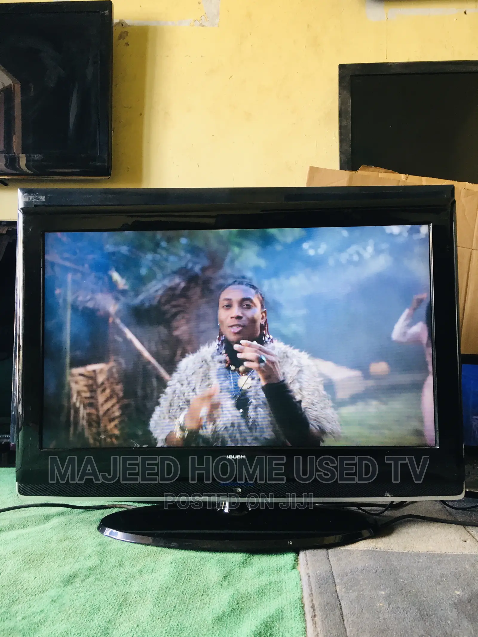 32inches Bųsh LCD Digital Tv