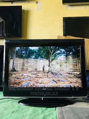 32inches Bųsh LCD Digital Tv