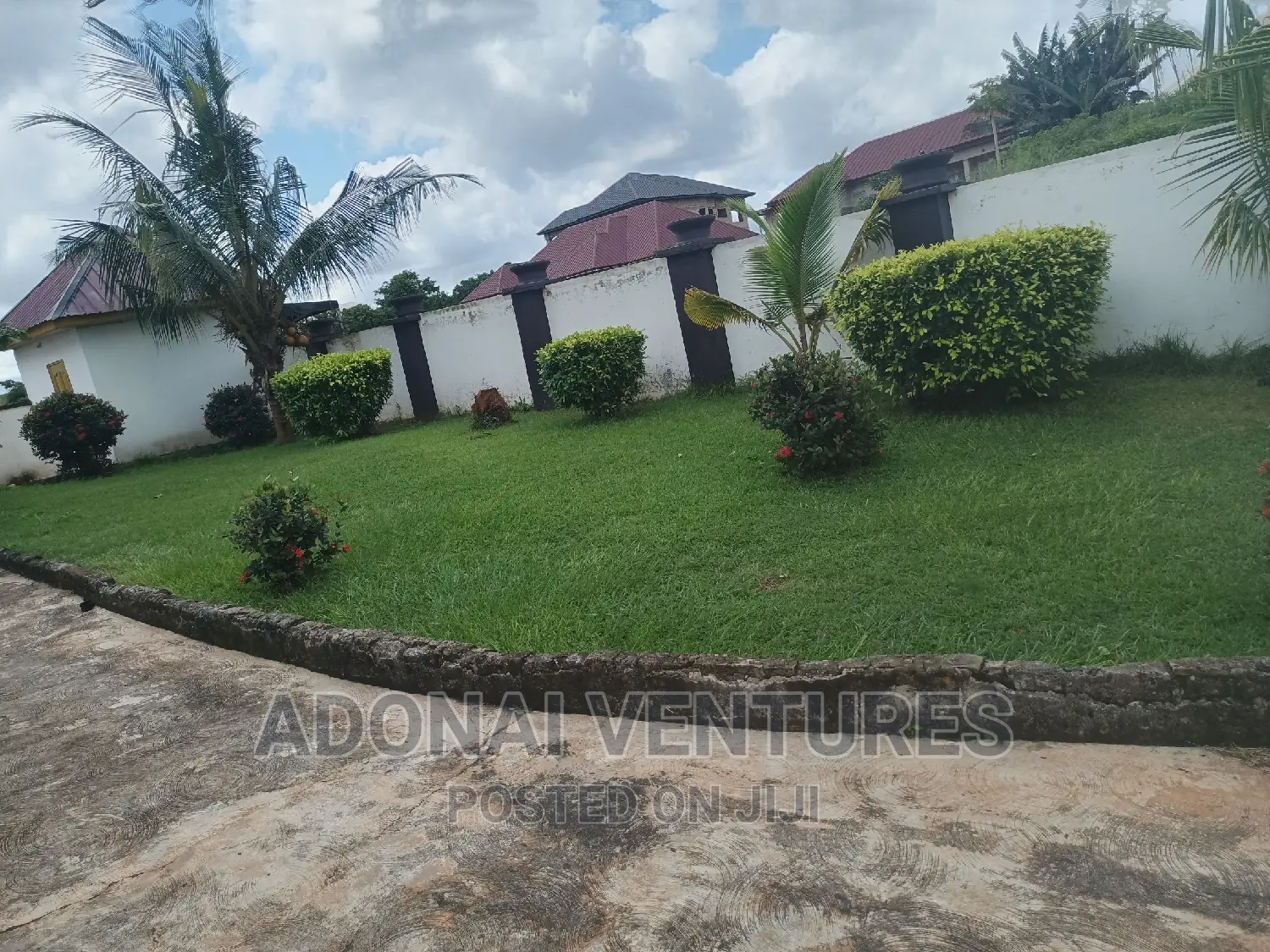 8bdrm House in Sokoban Kwanwoma, Kumasi Metropolitan for sale