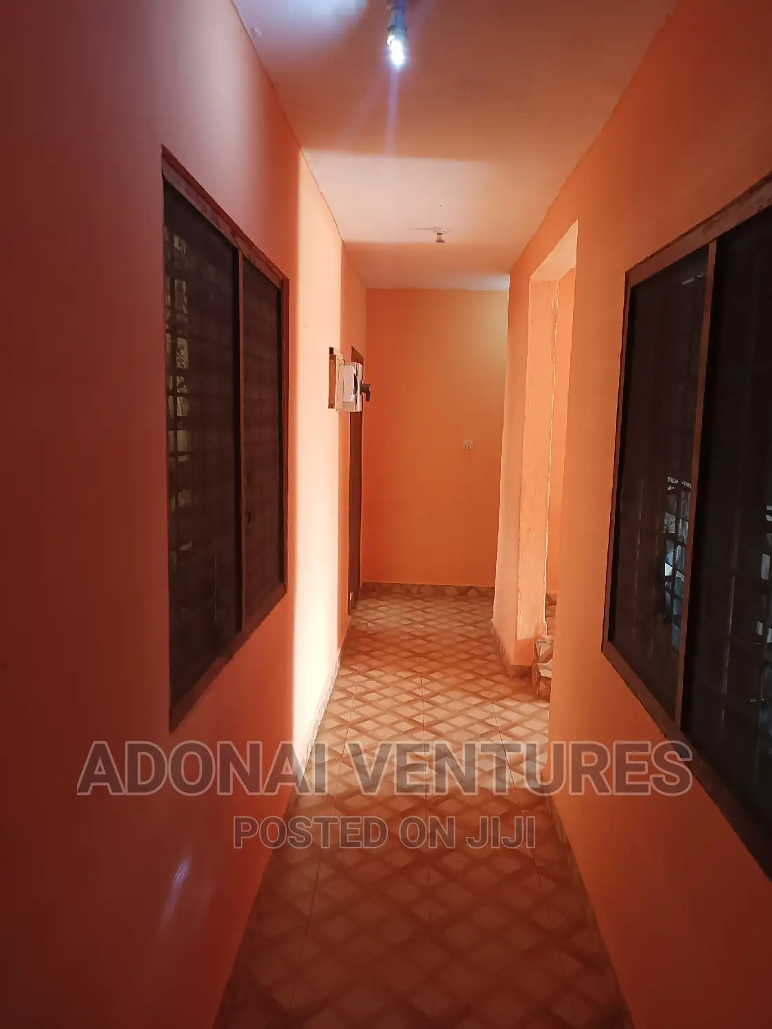 8bdrm House in Sokoban Kwanwoma, Kumasi Metropolitan for sale
