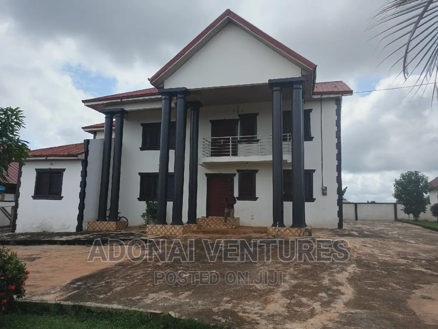 8bdrm House in Sokoban Kwanwoma, Kumasi Metropolitan for sale