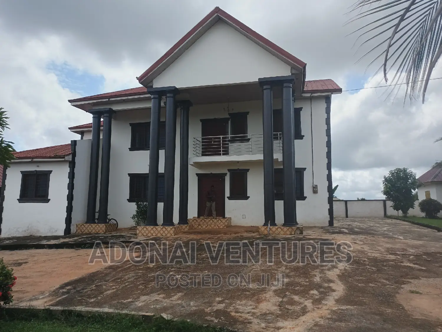 8bdrm House in Sokoban Kwanwoma, Kumasi Metropolitan for sale