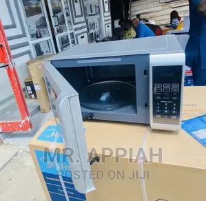 Quick and Convenient Midea Countertop Microwave EM928ETB 