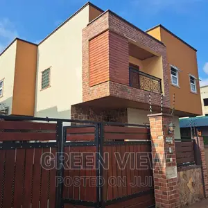 4bdrm Duplex in West Hills Mall Area for sale