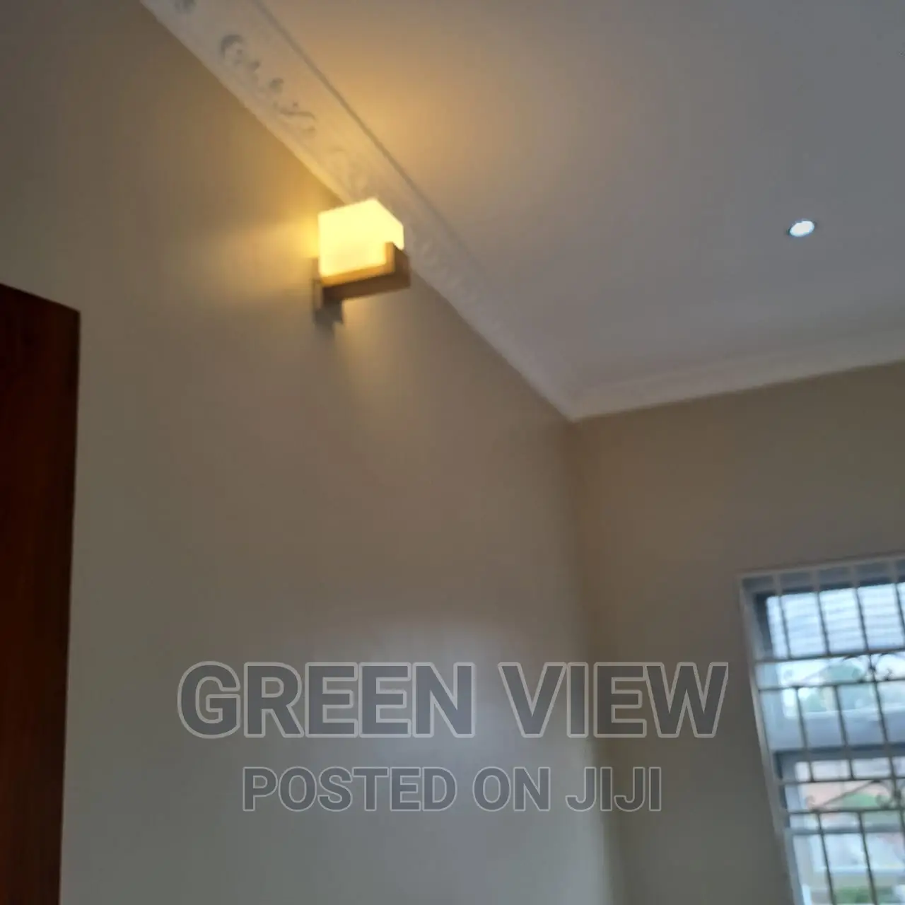 4bdrm Duplex in West Hills Mall Area for sale