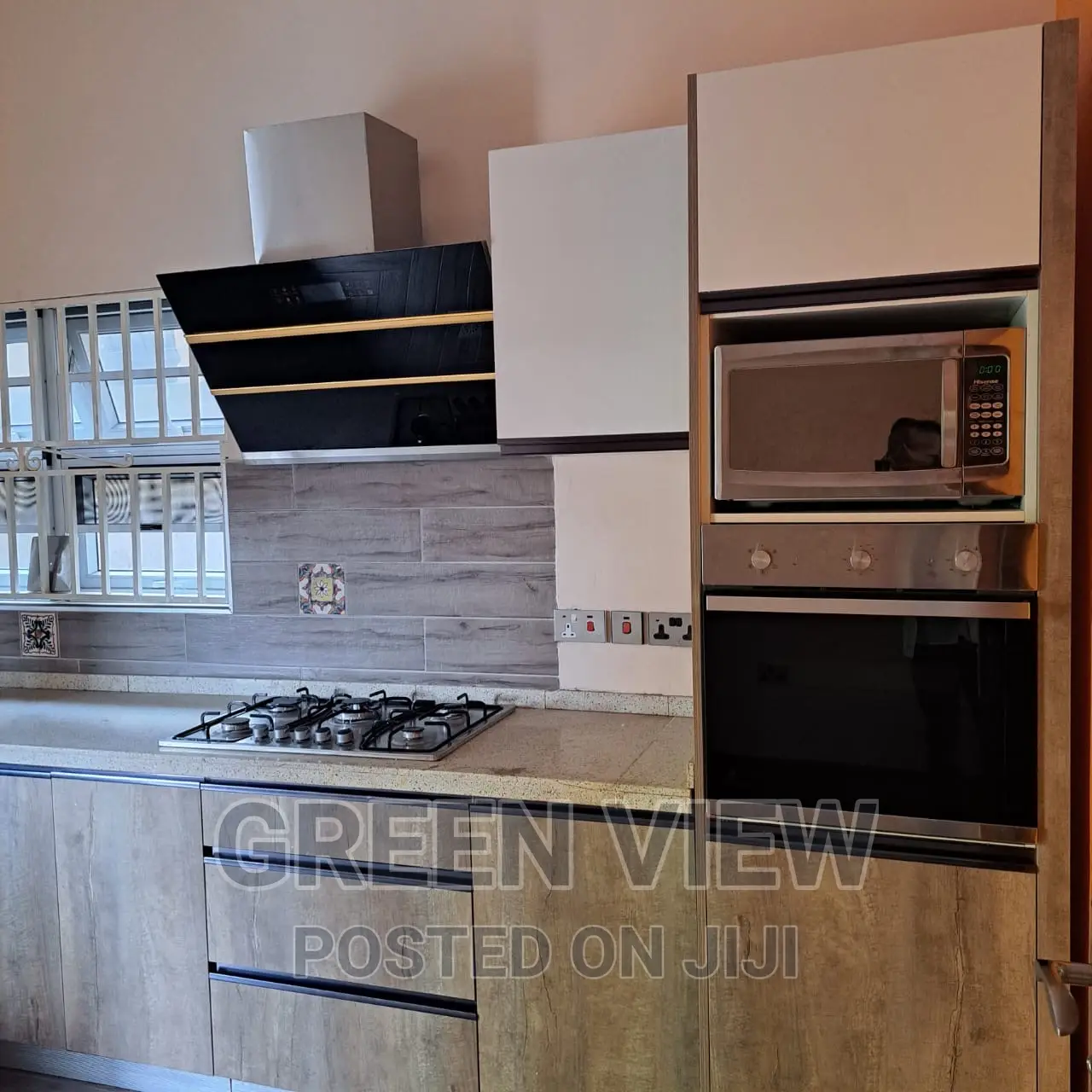 4bdrm Duplex in West Hills Mall Area for sale