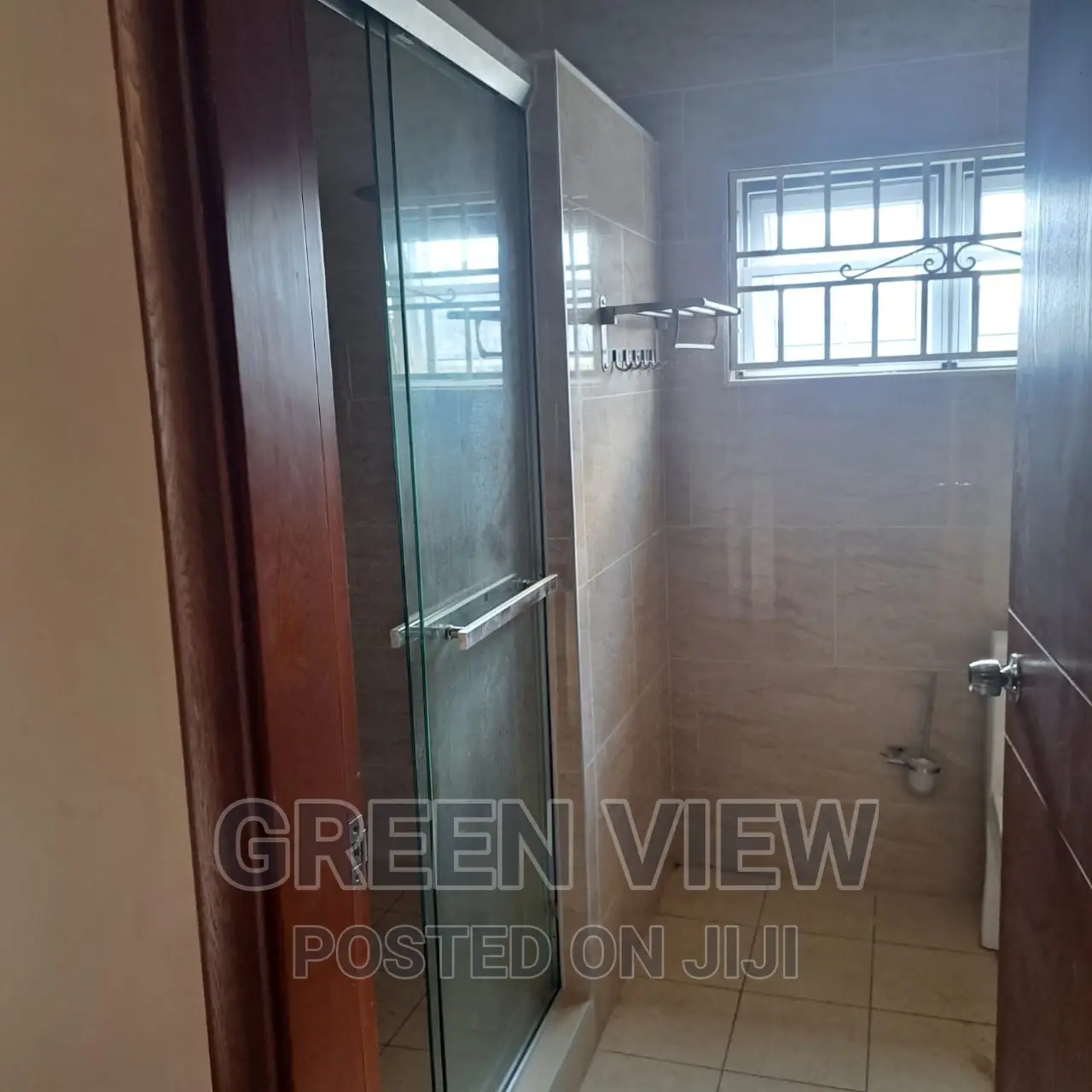 4bdrm Duplex in West Hills Mall Area for sale