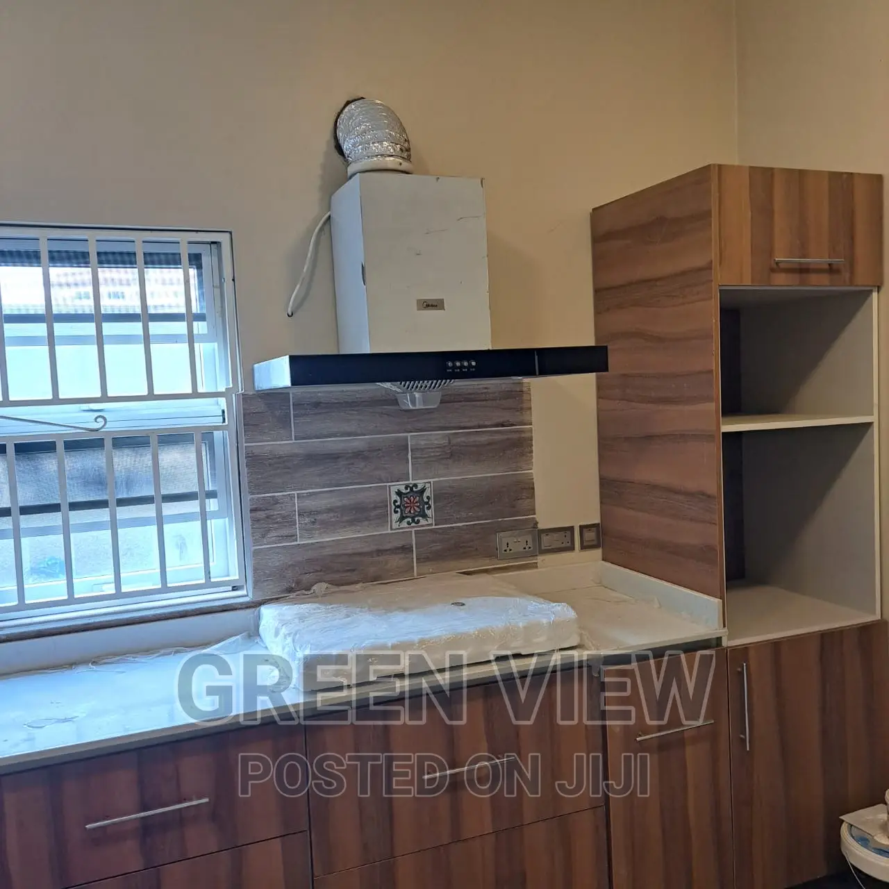 4bdrm Duplex in West Hills Mall Area for sale