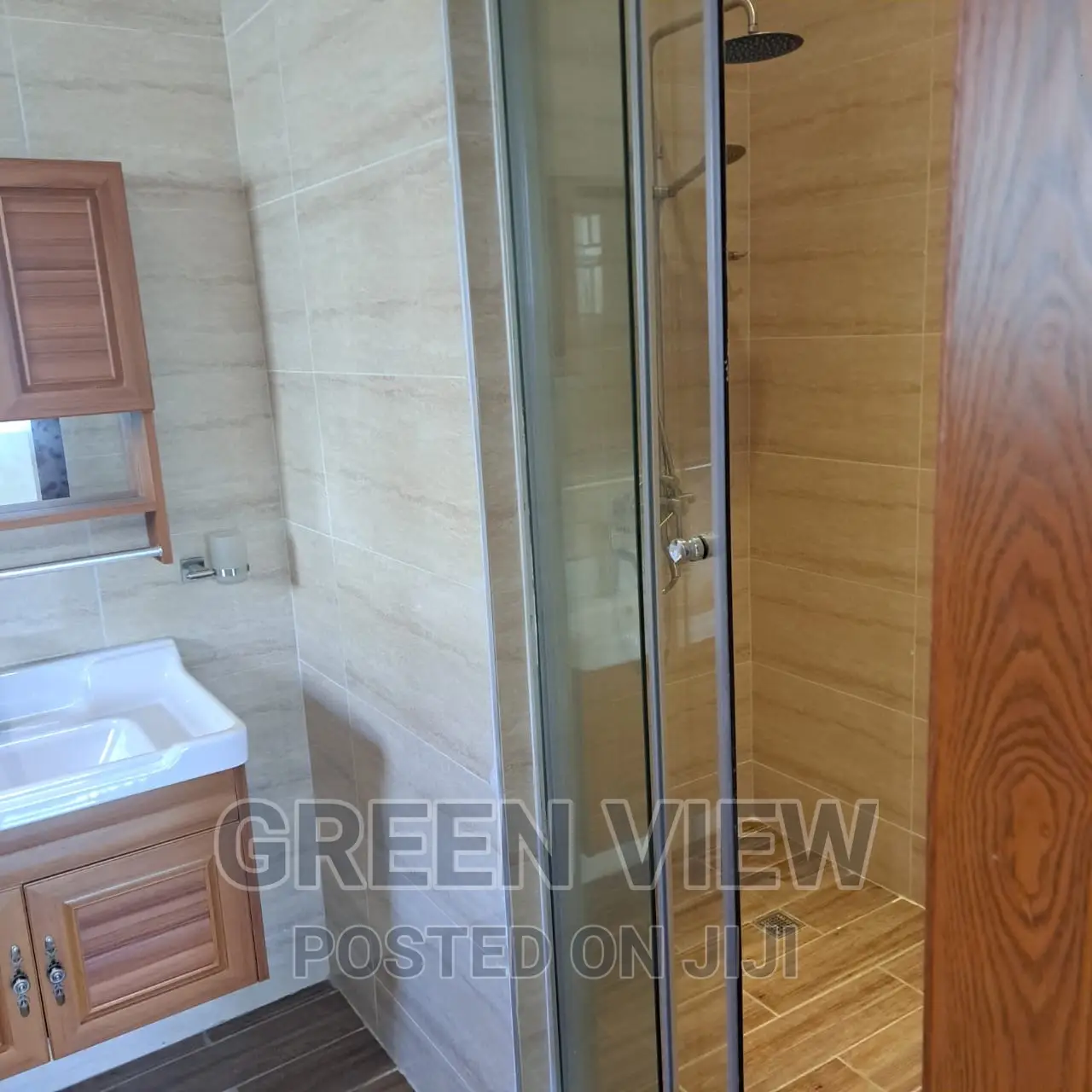 4bdrm Duplex in West Hills Mall Area for sale