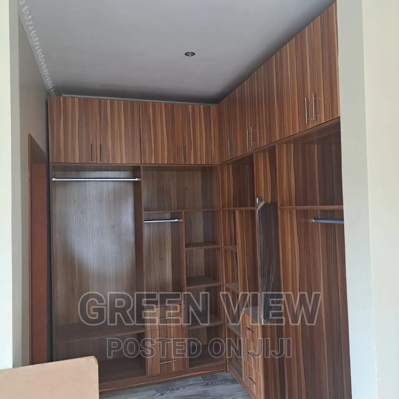 4bdrm Duplex in West Hills Mall Area for sale