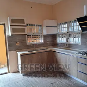 4bdrm Duplex in West Hills Mall Area for sale