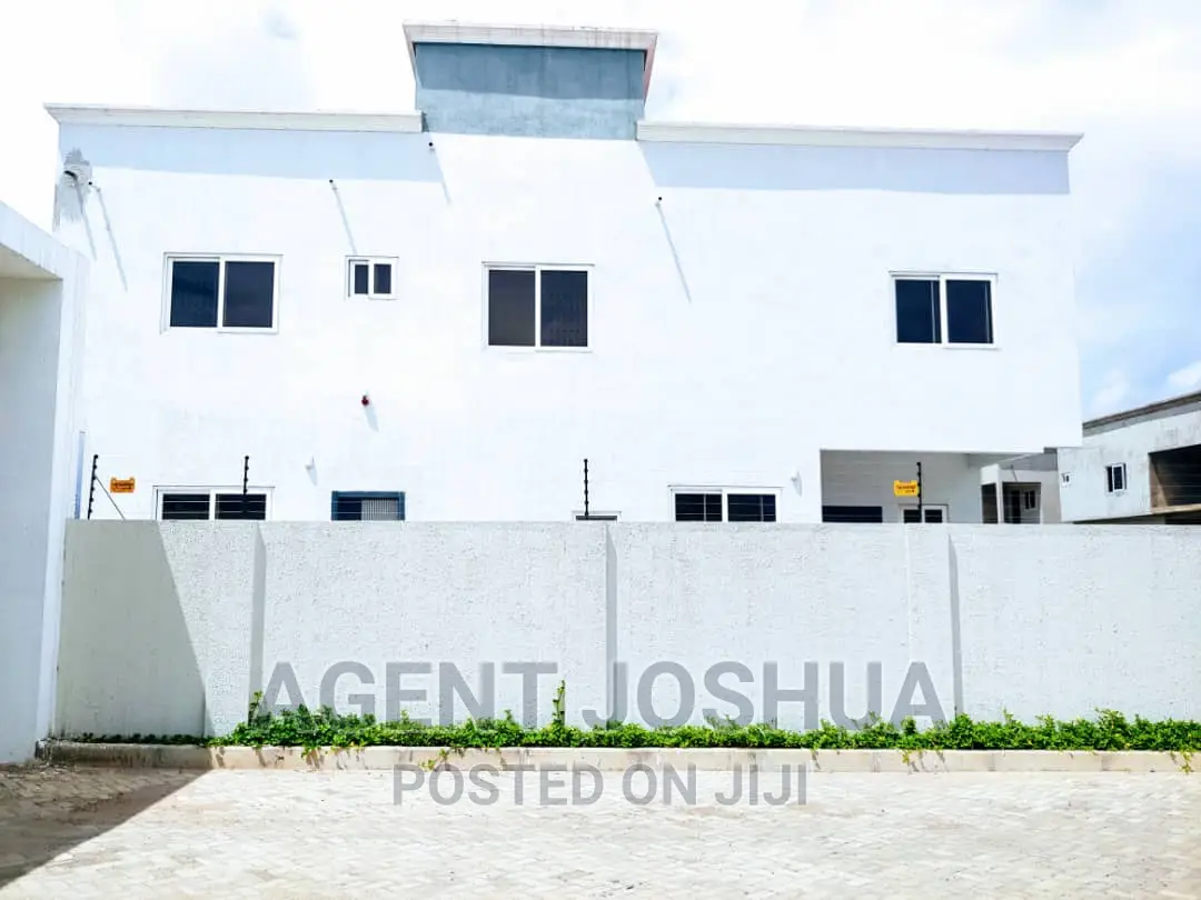 4bdrm House in Manet Court Estate, Airport Residential Area for rent