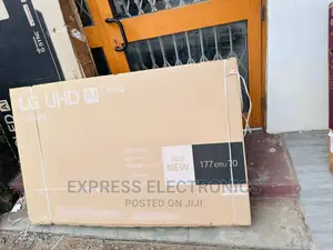LG Ur80003 Series UHD 70”