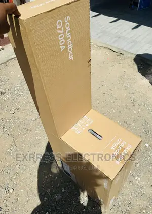 Look Very Stylish HW-Q700A.Samsung Soundbar With Woofer