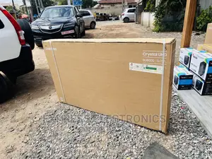 Look Very Cute  Samsung UHD Smart Screen 65”Au7092