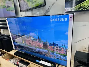 Immersive Yourself With Samsung 85”Au7172 UHD Smart Tv 
