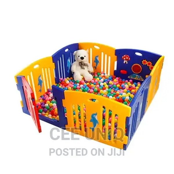 8 Panels Safety Play Center Yard