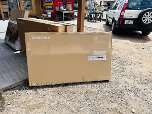 Stylish and Sleek UHD Smart 55”Au7000 Samsung