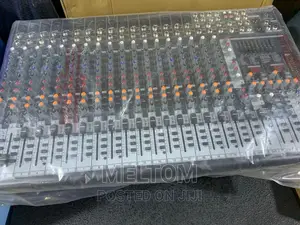 Behringer Eurodesk Sx2442fx 24channels Mixer
