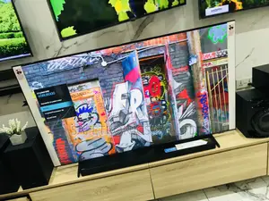 LED Smart Samsung UHD 65 Inches Glossy BU80 Tv
