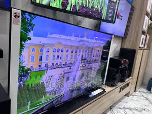 Upgrade Your Viewing Experience With Samsung UHD 65bu8002
