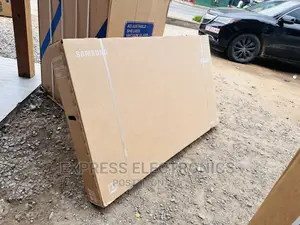 Voice Assistant Sleek Slim UHD Smart Samsung 55”Au9000 Tv