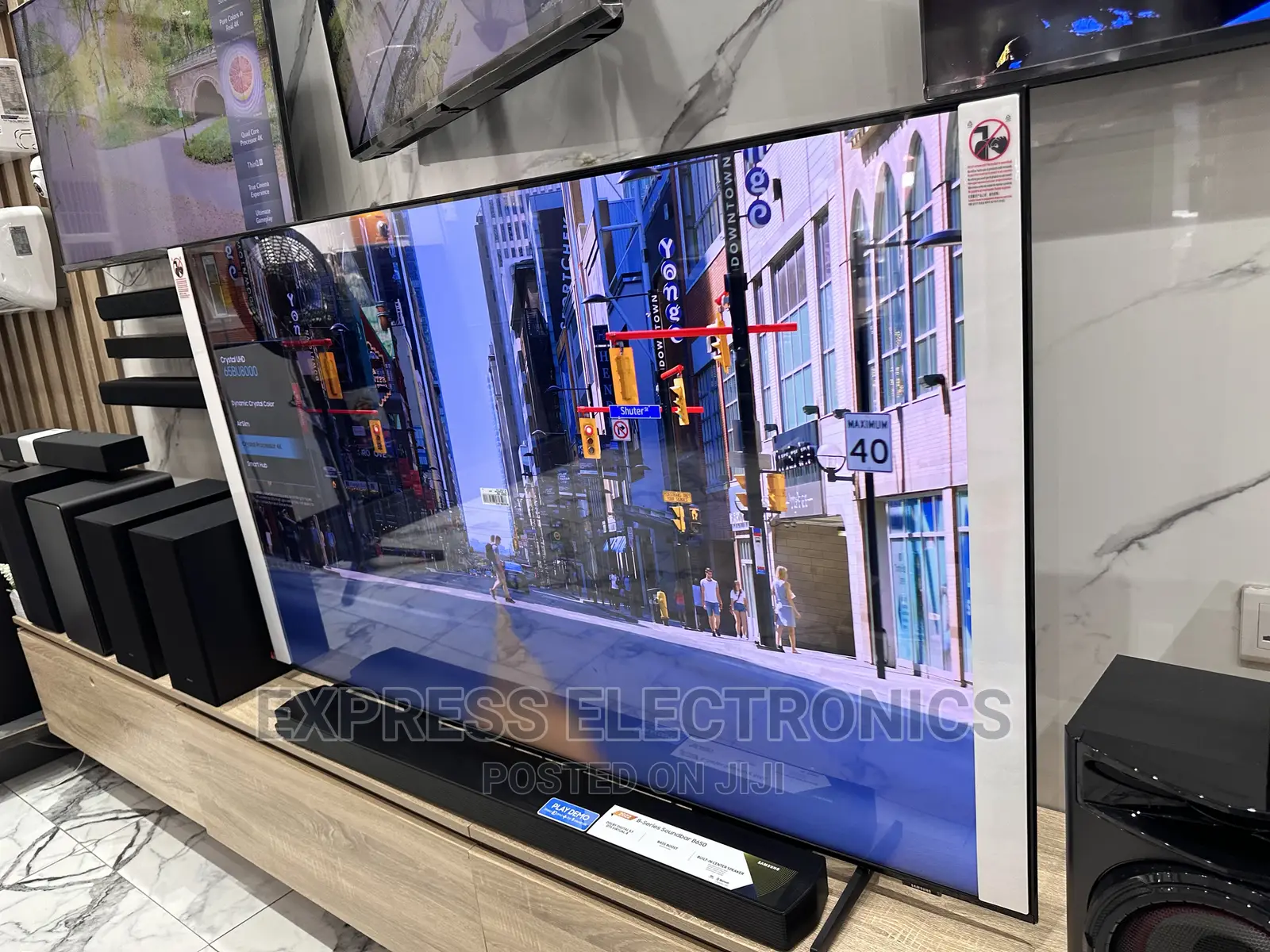 Voice Assistant Sleek Slim UHD Smart Samsung 55”Au9000 Tv