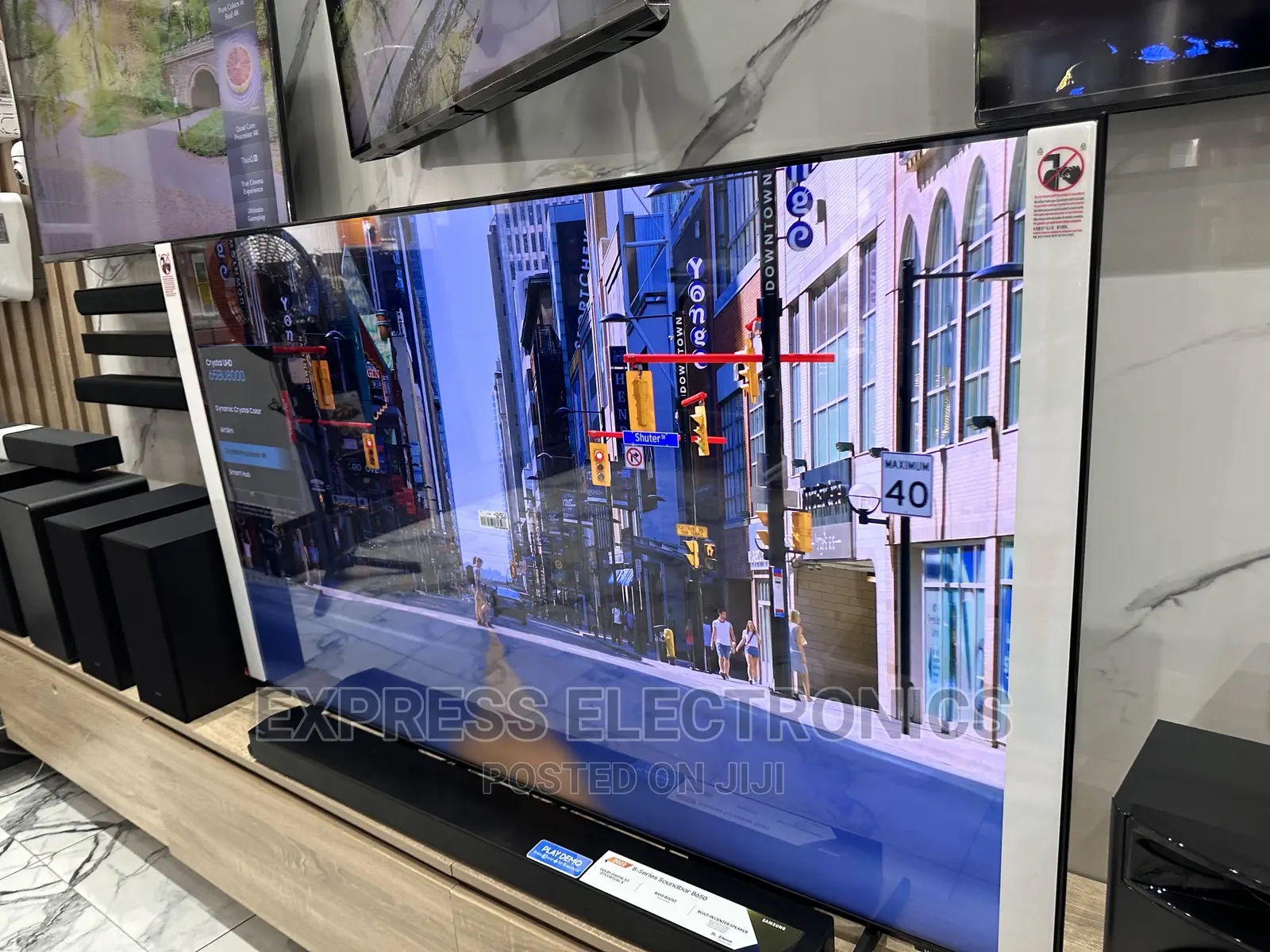 Voice Assistant Sleek Slim UHD Smart Samsung 55”Au9000 Tv