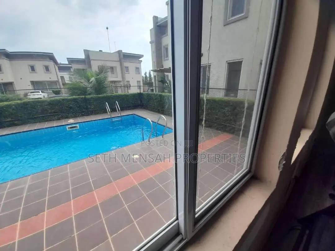 Furnished 4bdrm Townhouse / Terrace in Airport Residential Area