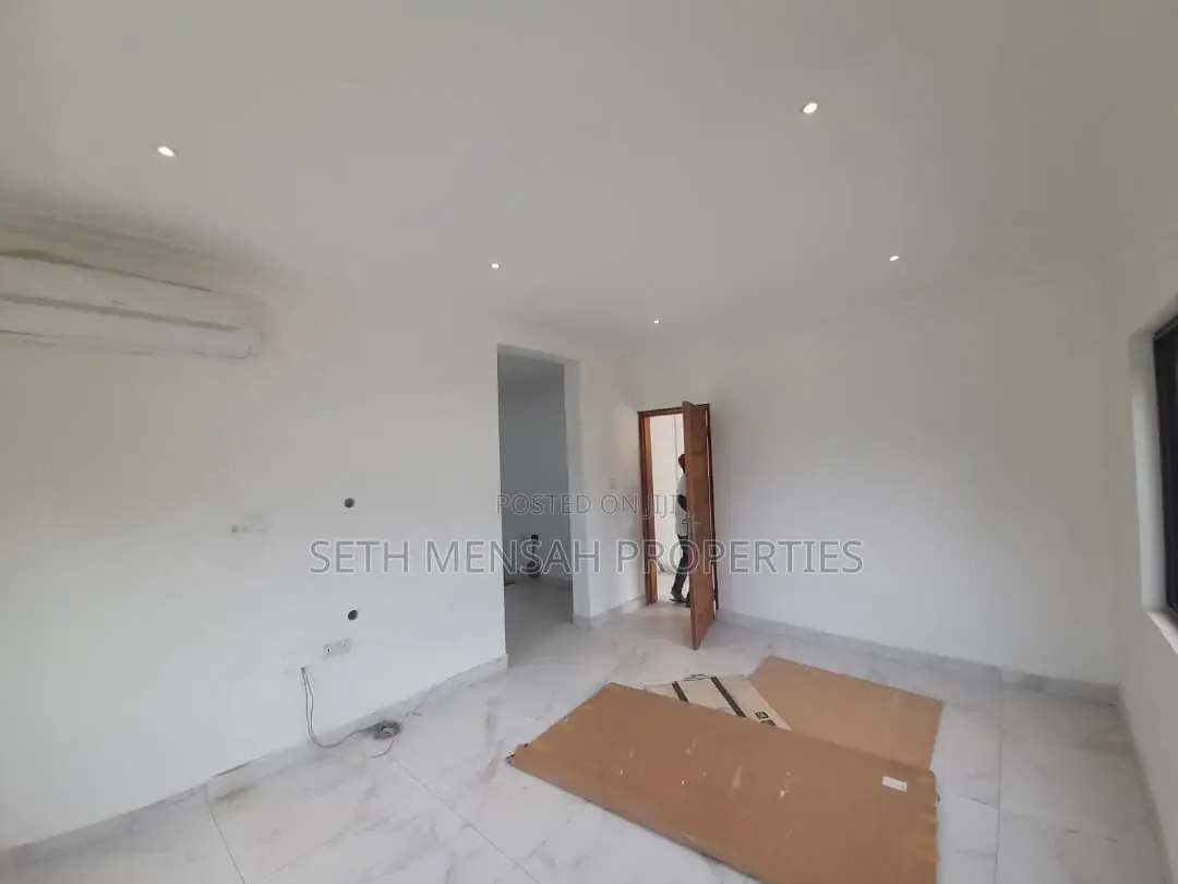 4bdrm House in Skm, Airport Residential Area for rent
