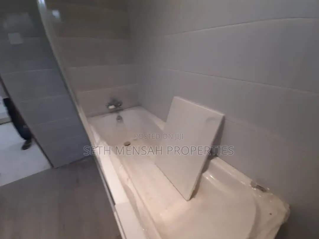 4bdrm House in Skm, Airport Residential Area for rent