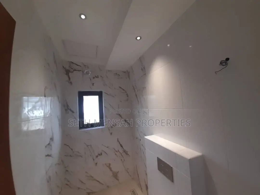 4bdrm House in Skm, Airport Residential Area for rent