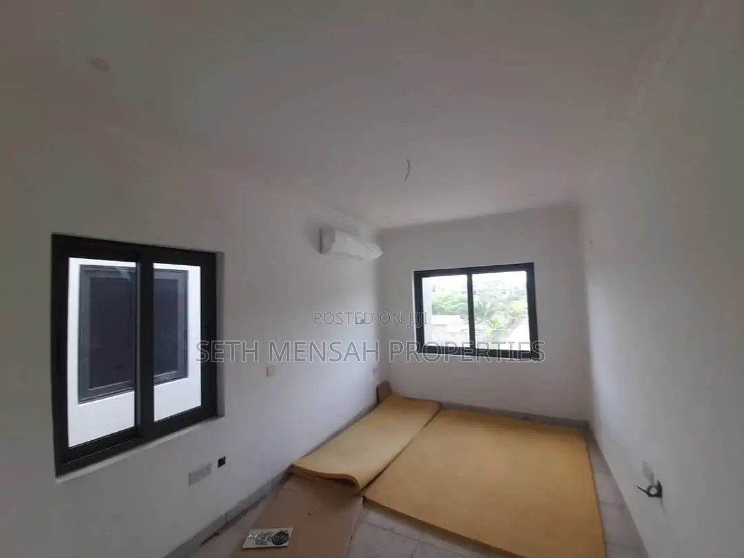 4bdrm House in Skm, Airport Residential Area for rent