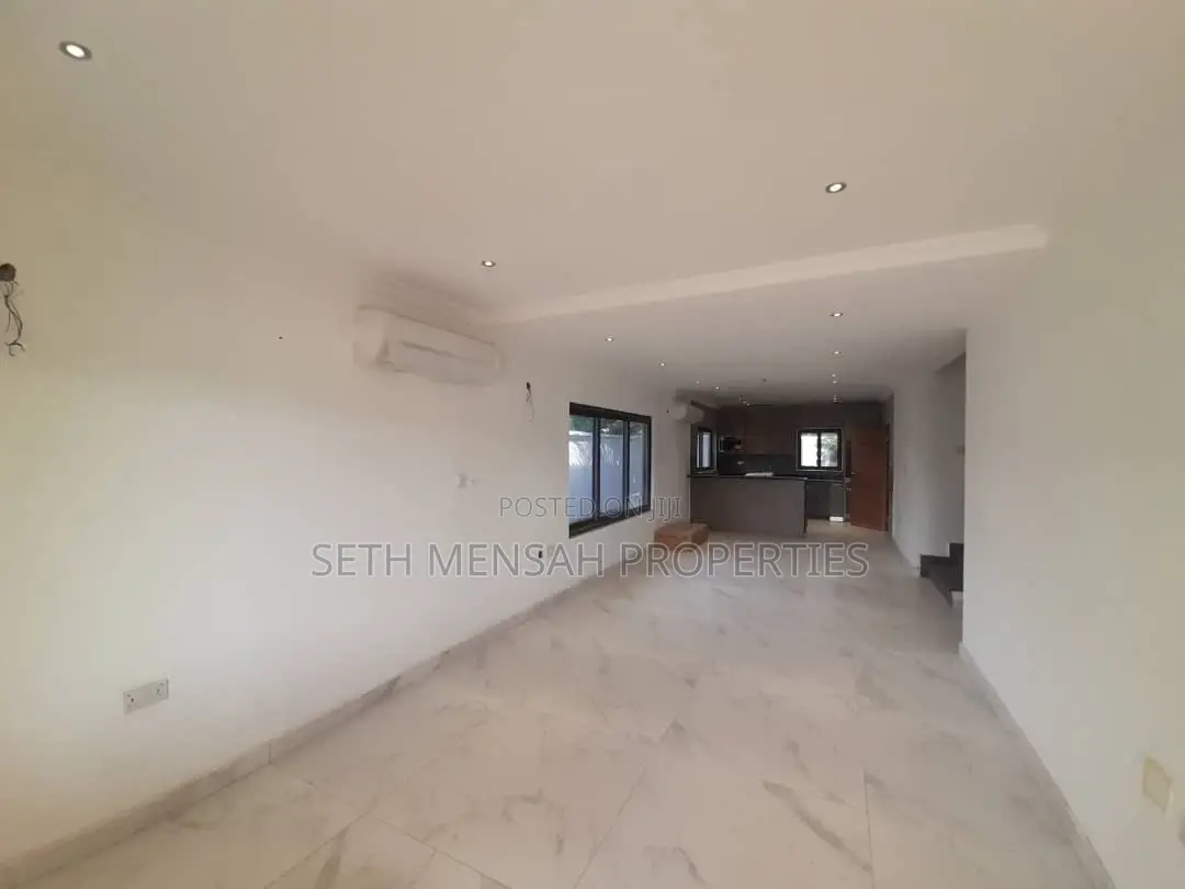 4bdrm House in Skm, Airport Residential Area for rent
