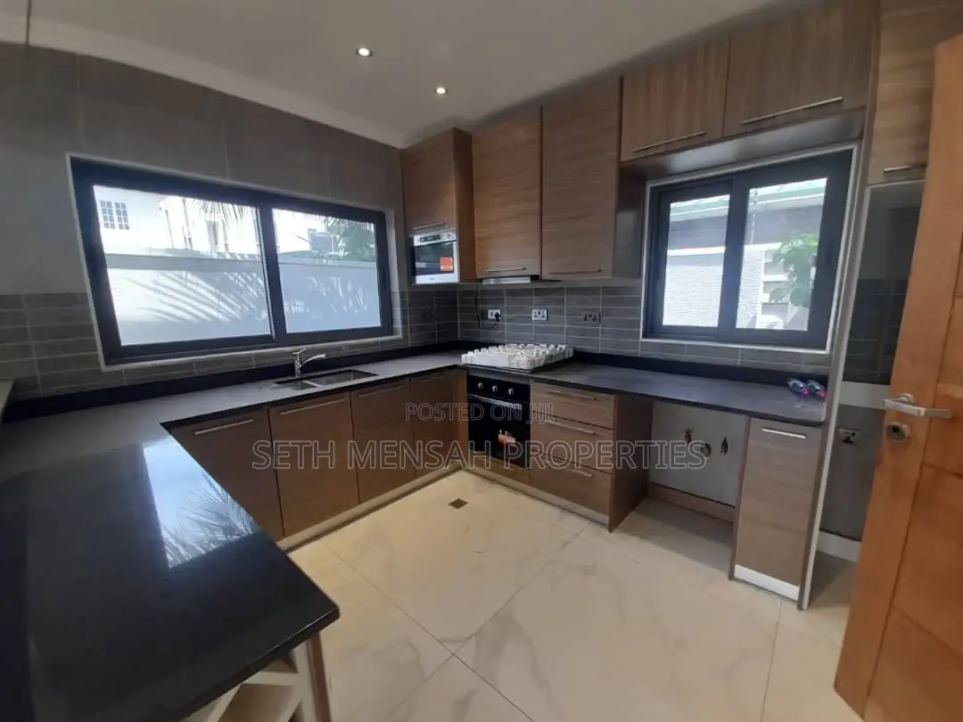 4bdrm House in Skm, Airport Residential Area for rent