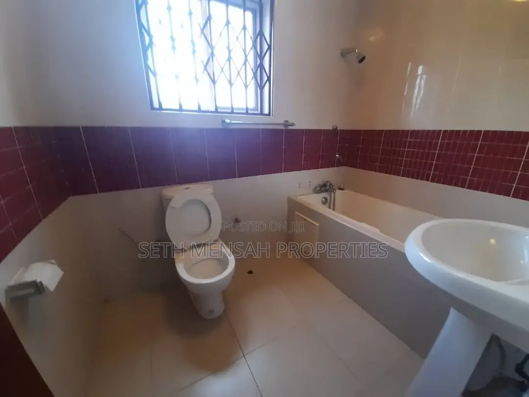 3bdrm Apartment in Skm, West Legon for rent