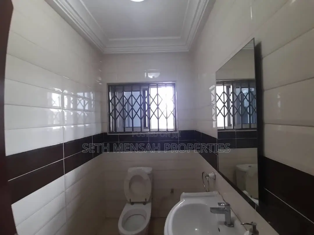 3bdrm Apartment in Skm, West Legon for rent