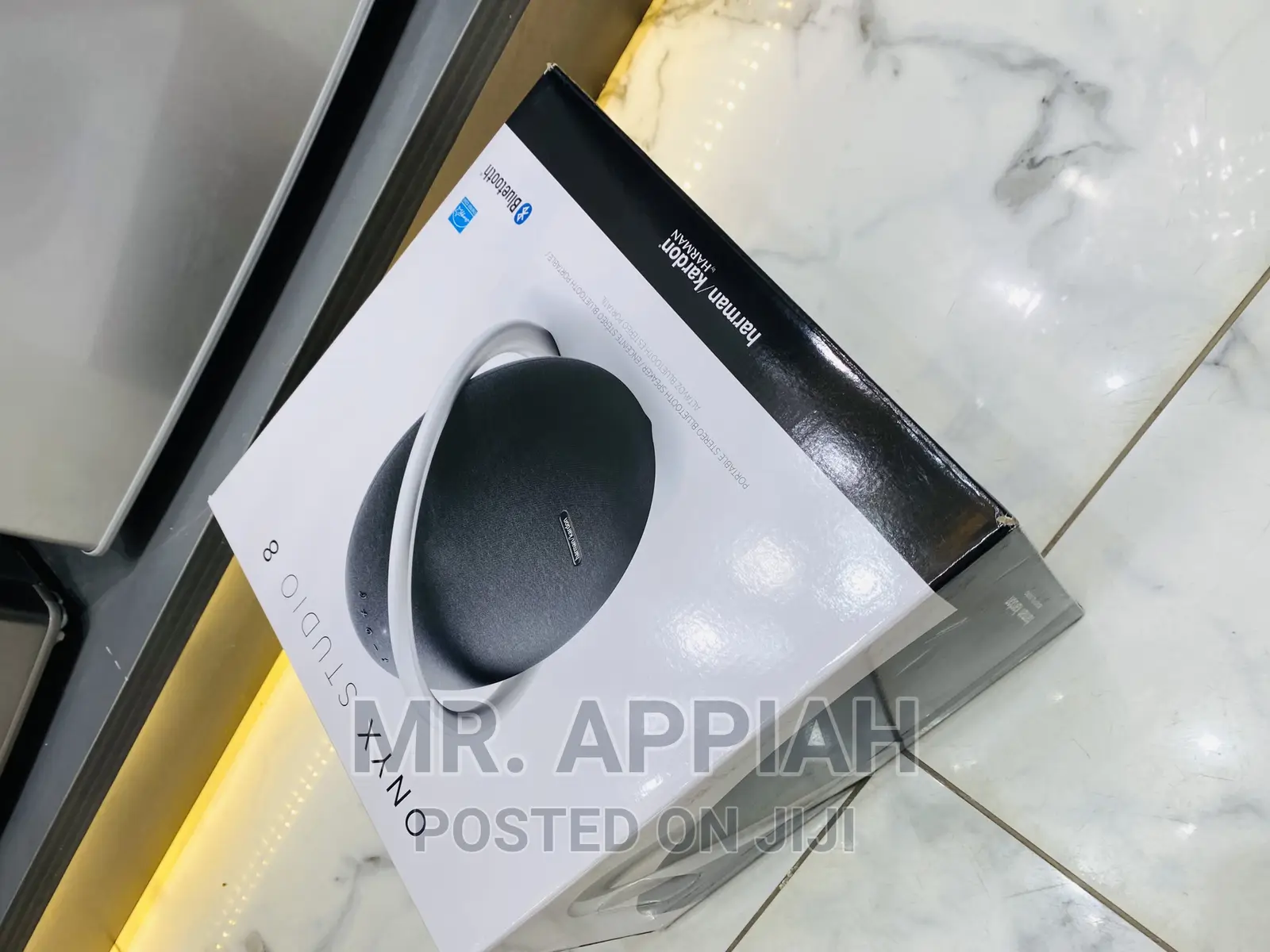 Color Black Harman Kardon Onyx 8 Bluetooth Speaker.